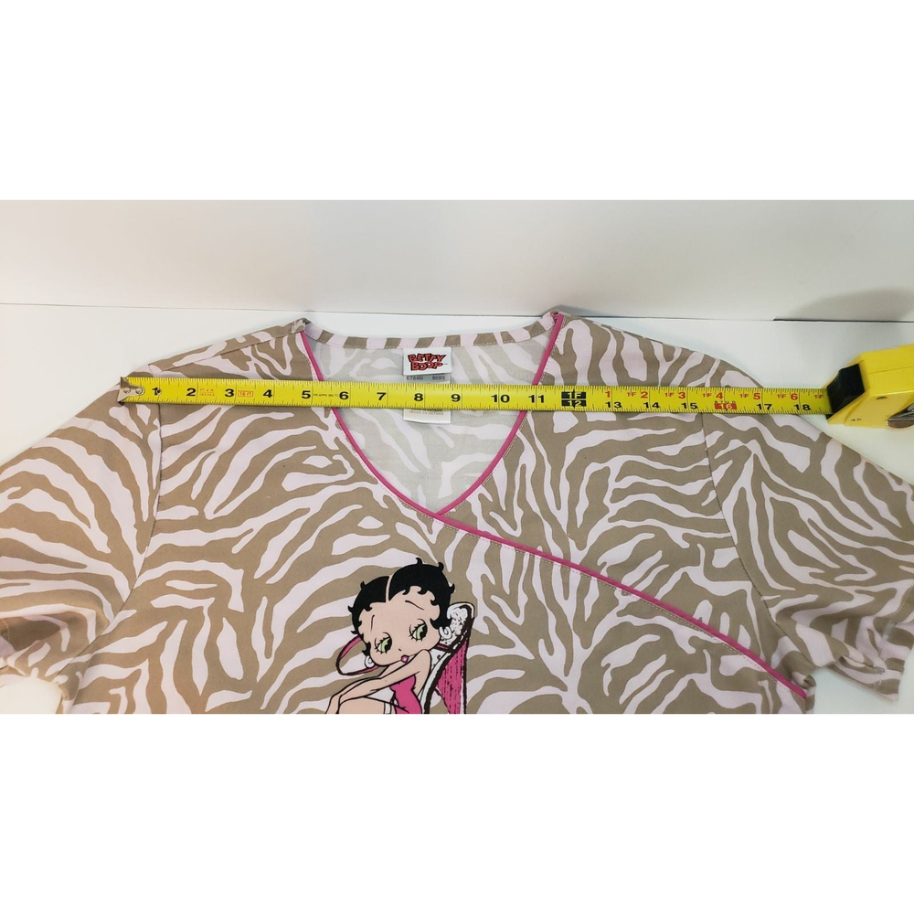 Betty Boop Scrub Top - Picture 10 of 12
